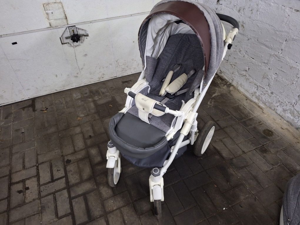 Wózek 4w1 Bexa Ideal, gondola, spacerówka, nosidełko, baza isofix