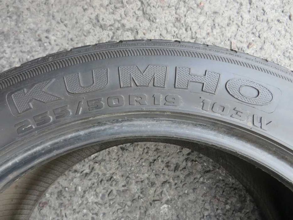 255/50 R19 103W Kumho EcstaZtx літо 2 штуки протектор 4.5-5 мм 60%