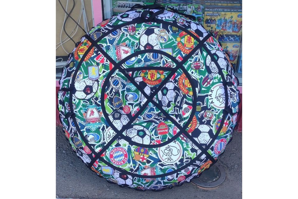 Тюбінг (надувні санки, ватрушка)