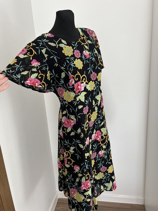 Piękna elegancka sukienka w kwiaty długa midi xxl 44