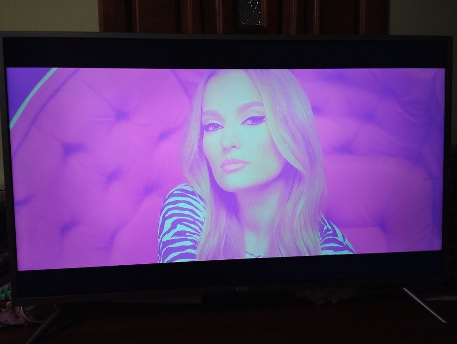 Телевізор ківі KIVI 40' робочий