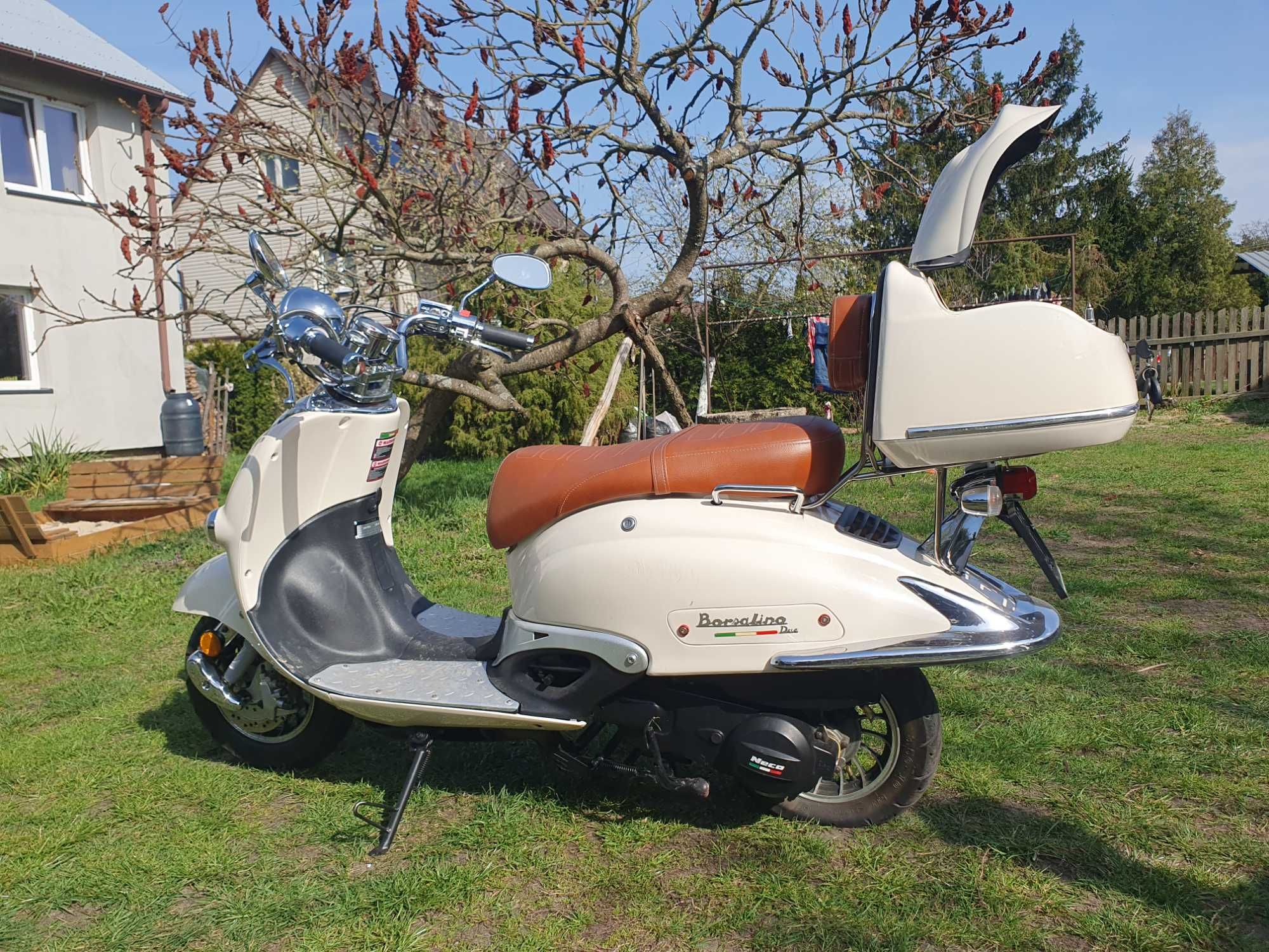 Neco Borsalino Duo jak vespa