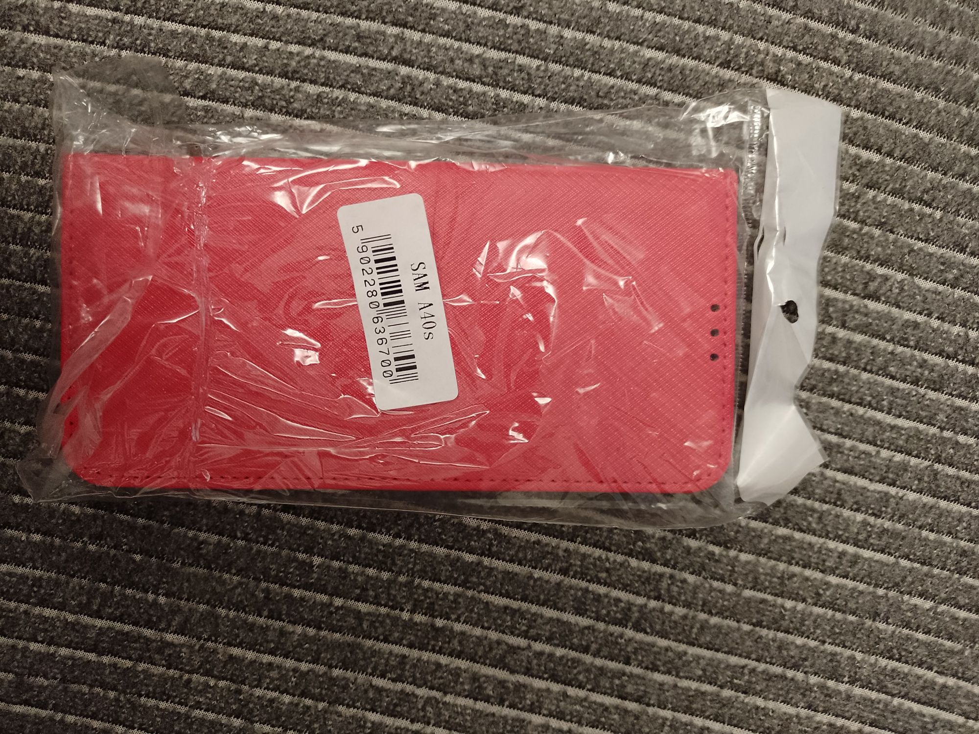 Nowe etui z klapką Samsung A40s czerwone