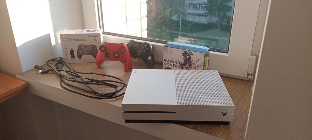 Продаєтися XBOX one s