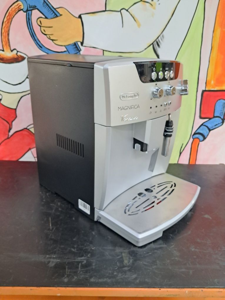 Кавоварка Delonghi Magnifica, гарантія / кофеварка / кофемашина