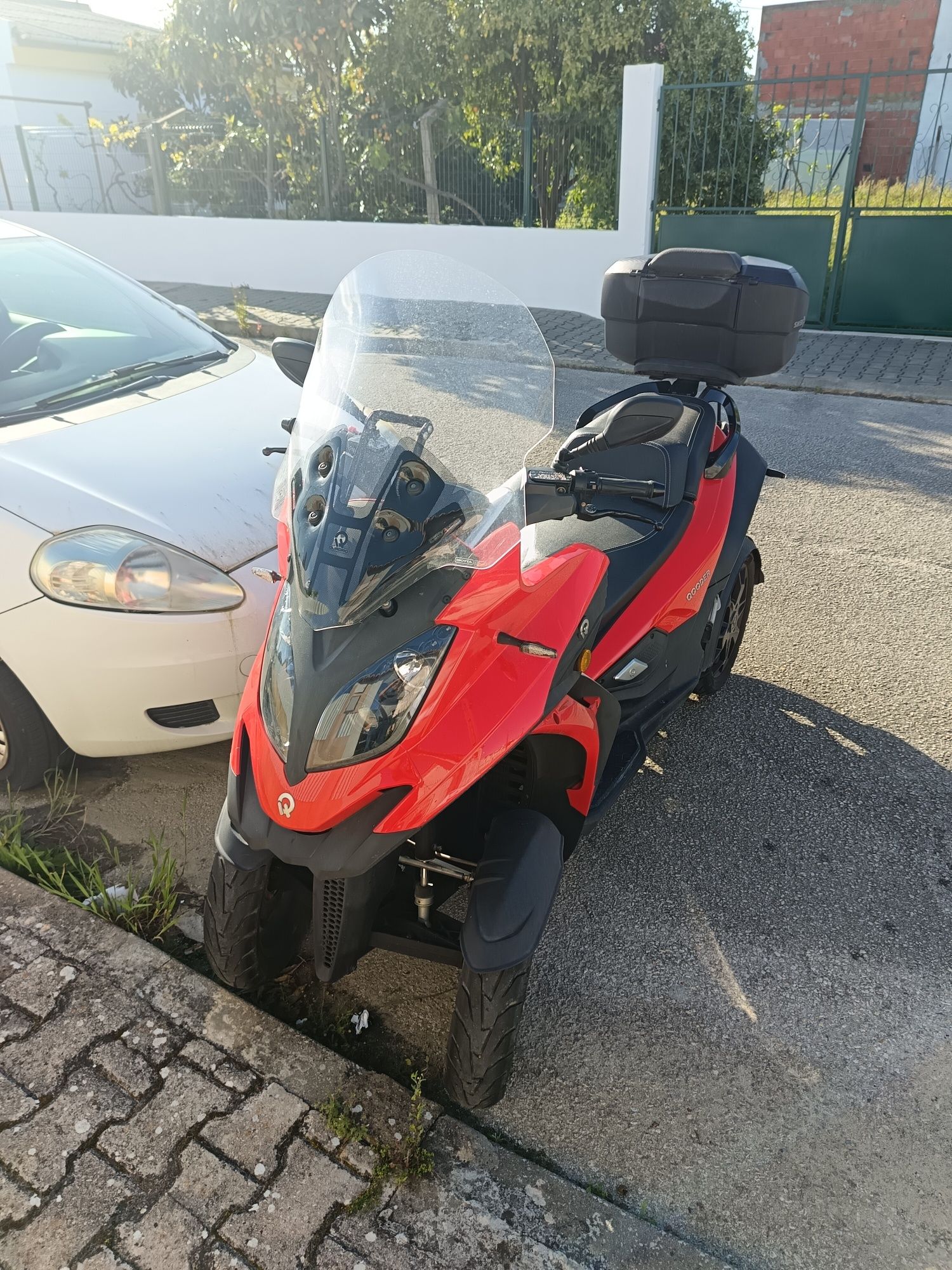 Qooder 350cc carta de carro