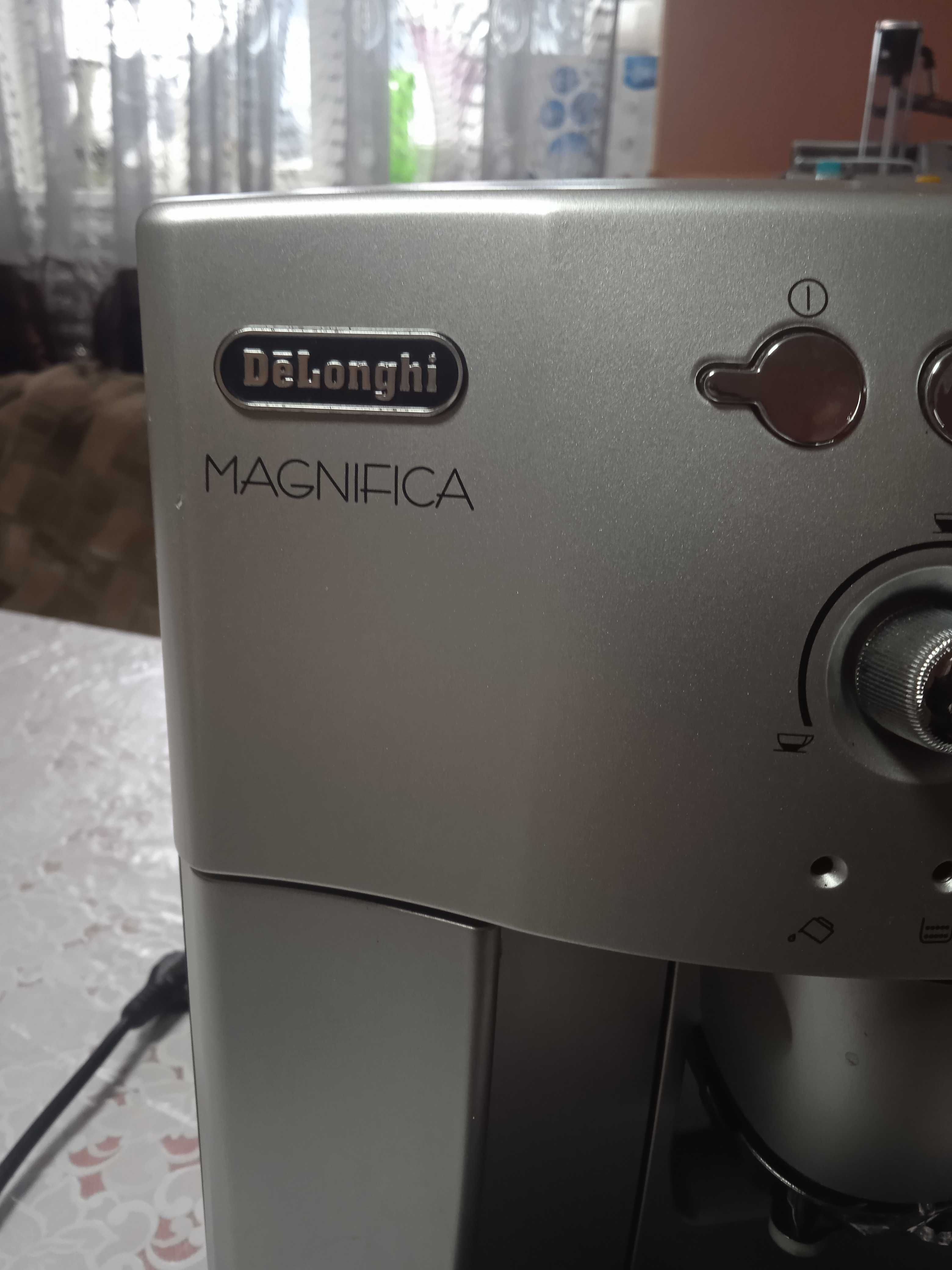 Кофемашина Delonghi Magnifica