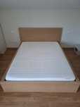Cama Ikea Malm 160x200cm c/ estrados e colchão