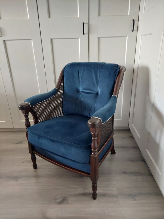 Fotel z rafią dekoracyjny