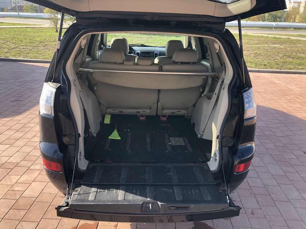 Mitsubishi Outlander XL 2007 рік, 2,4 газ/бензин, в гарному стані
