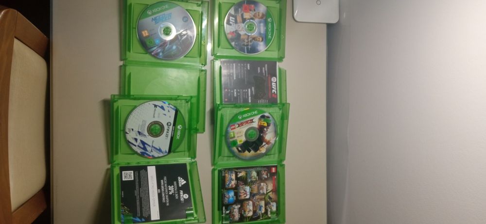 Xbox one s 1TB + pad + 4 gry