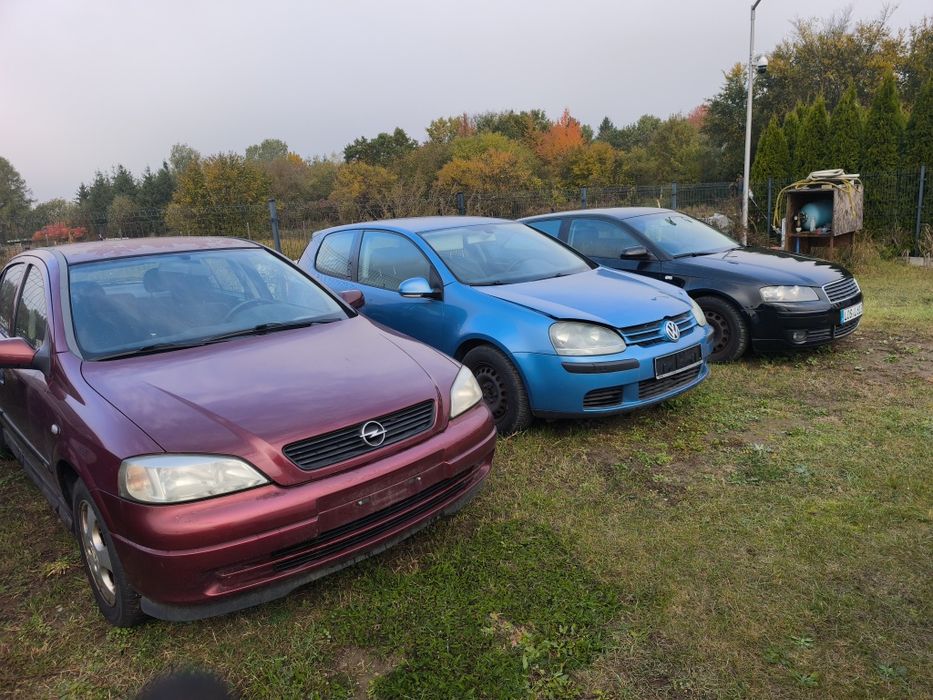 4 auta na części
