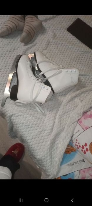 Конькі 35-36 розмір.