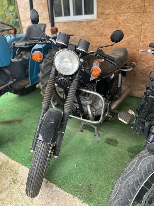 Vendo Jawa 350 preta.