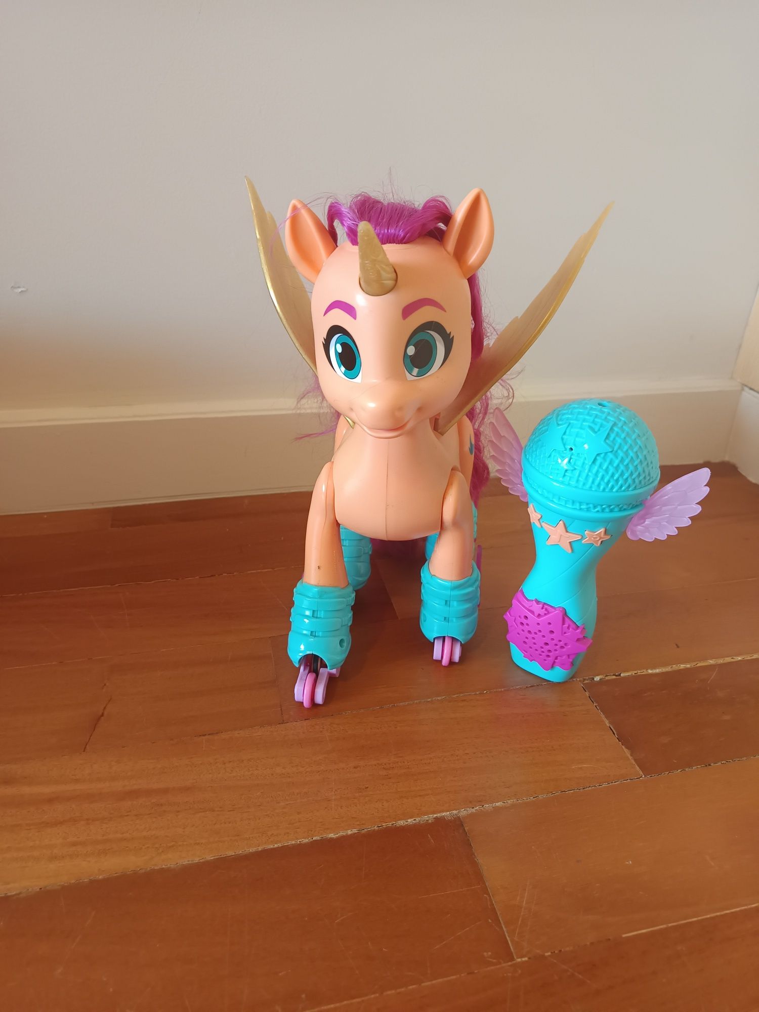 My Little Pony - Sunny canta Inclui 1 pónei, 1 microfone