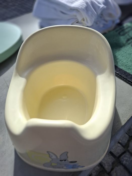 Potinho amarelo para bebe