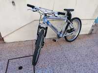 Vendo bicicleta roda 26 marca bike runner shimano como nova