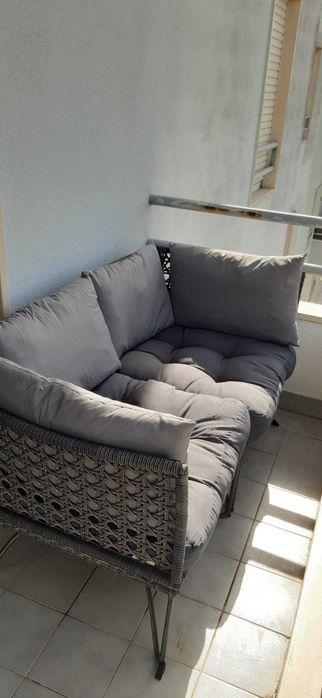 Sofá exterior com almofadas e mesa de exterior - Conjunto IKEA