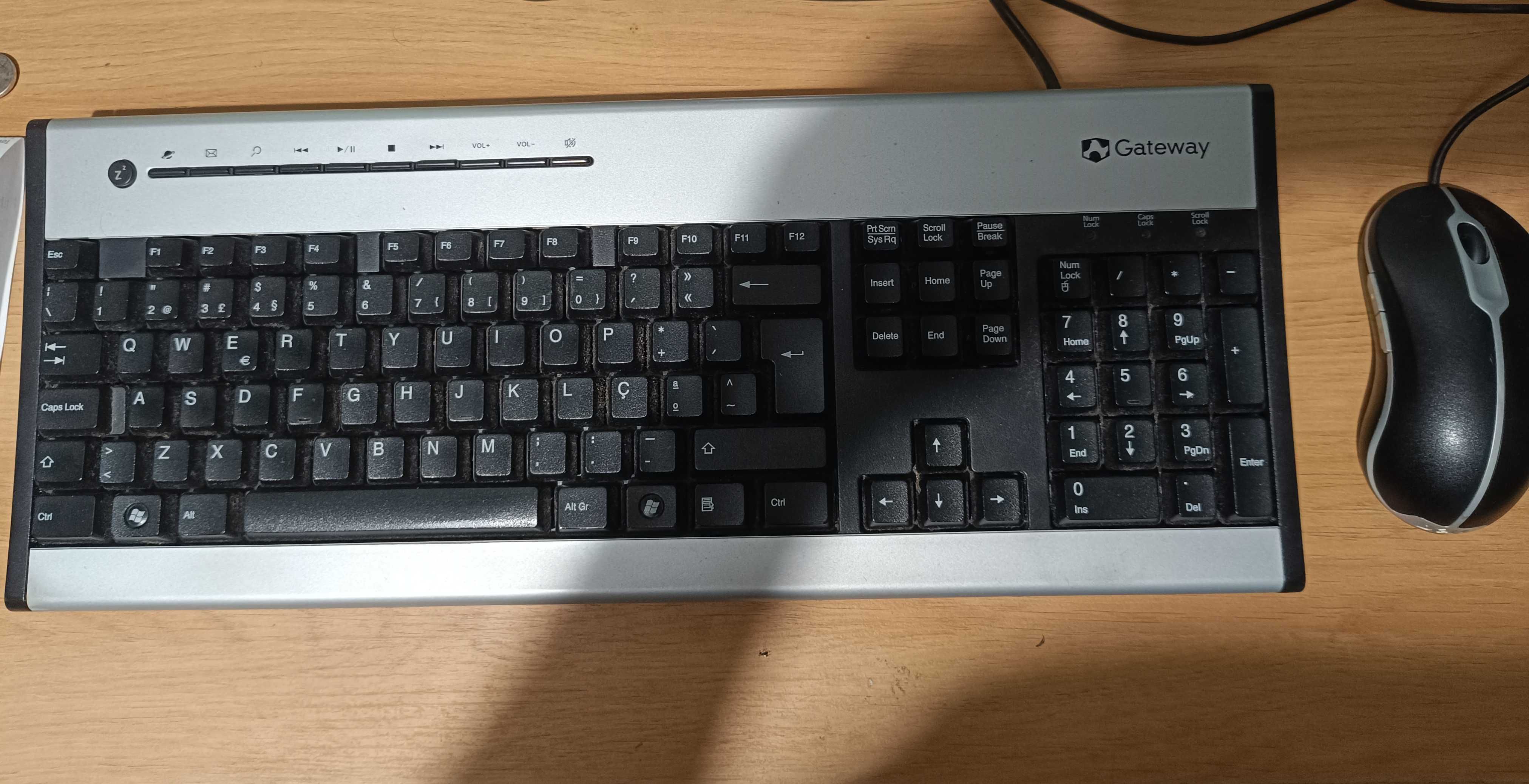 Computador DELL OPTIPLEX 745 com monitor e acessórios