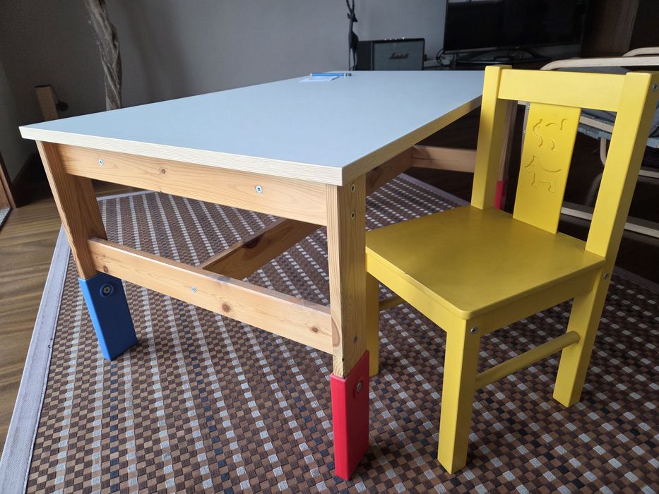 Mesa e cadeira criança