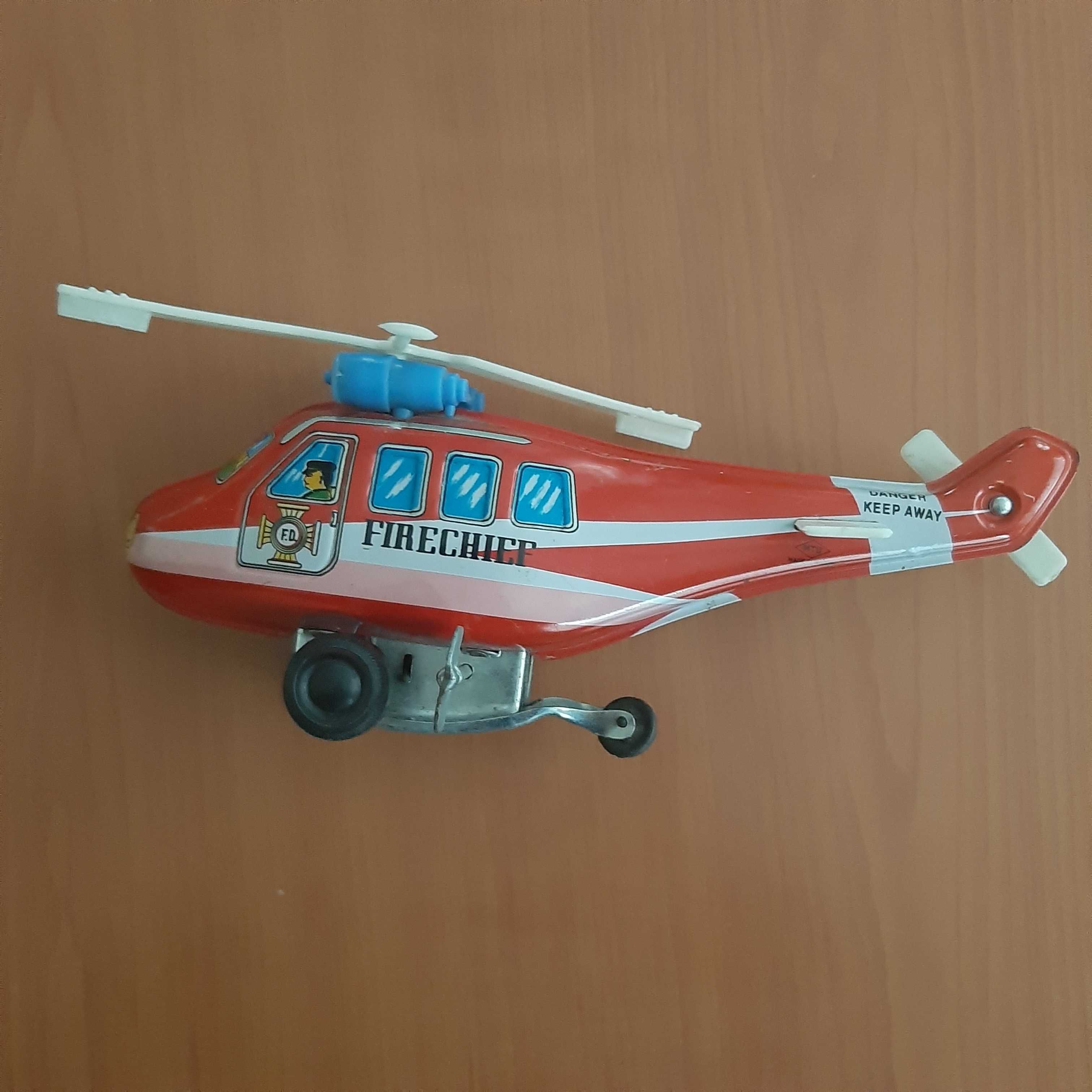 Helicóptero Brinquedo de Lata e a Corda Antigo Vintage