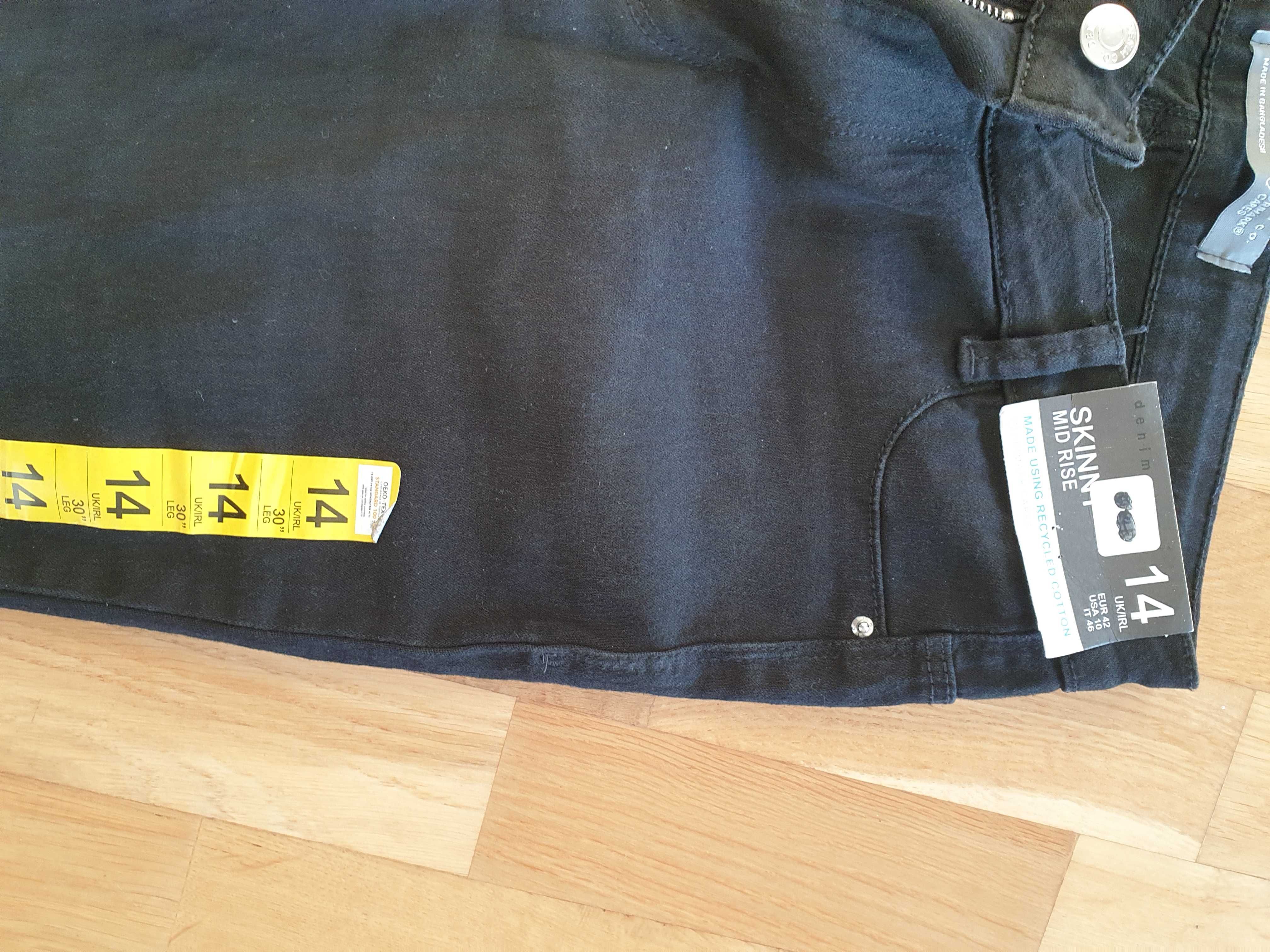 Czarne dopasowane jeansy skinny nowe.