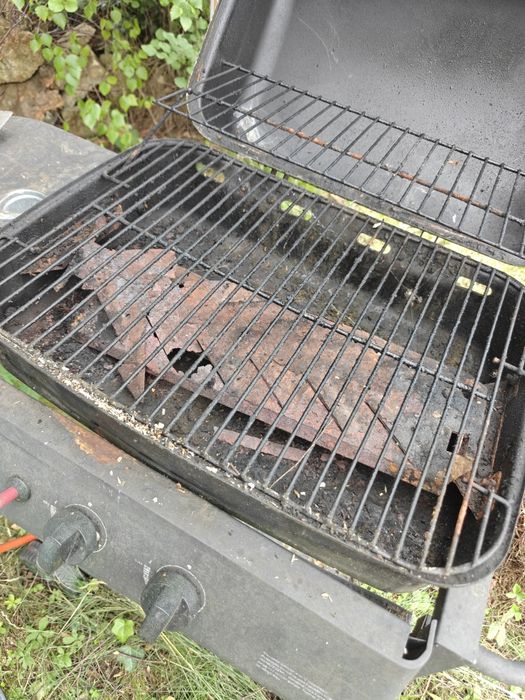 Grill gazowy dwupalnikowy