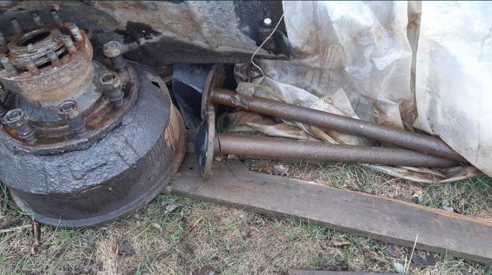 Полуось Ступица барабан торм. заднего переднего колеса Зил130 розборка