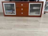 Mobília de sala com algum uso