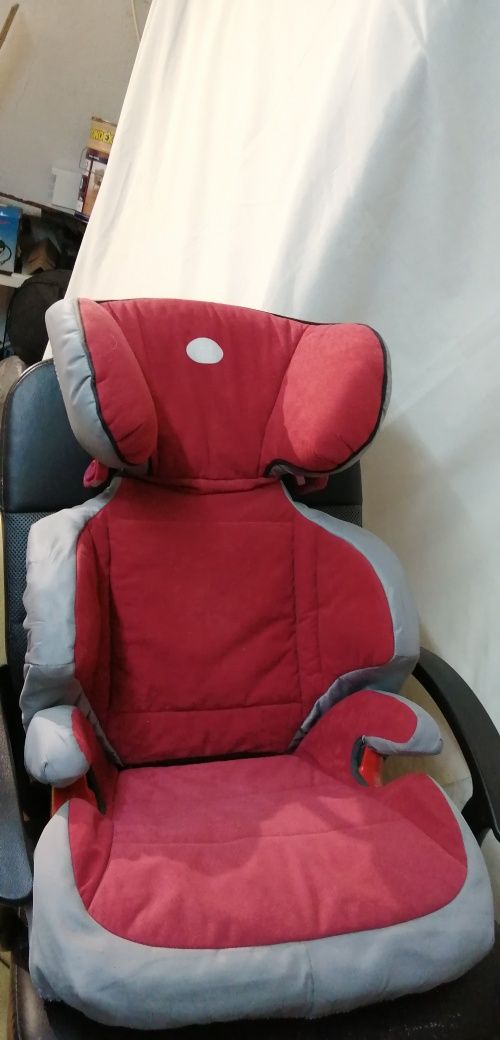 Cadeira de criança ROMER, marca alemã de grande qualidade. Impecável.