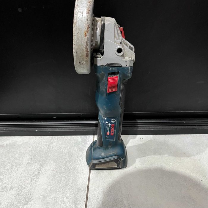 Szlifierka Kątowa Bosch GWS 18V-10 | Używana | Sprawna | Zestaw |