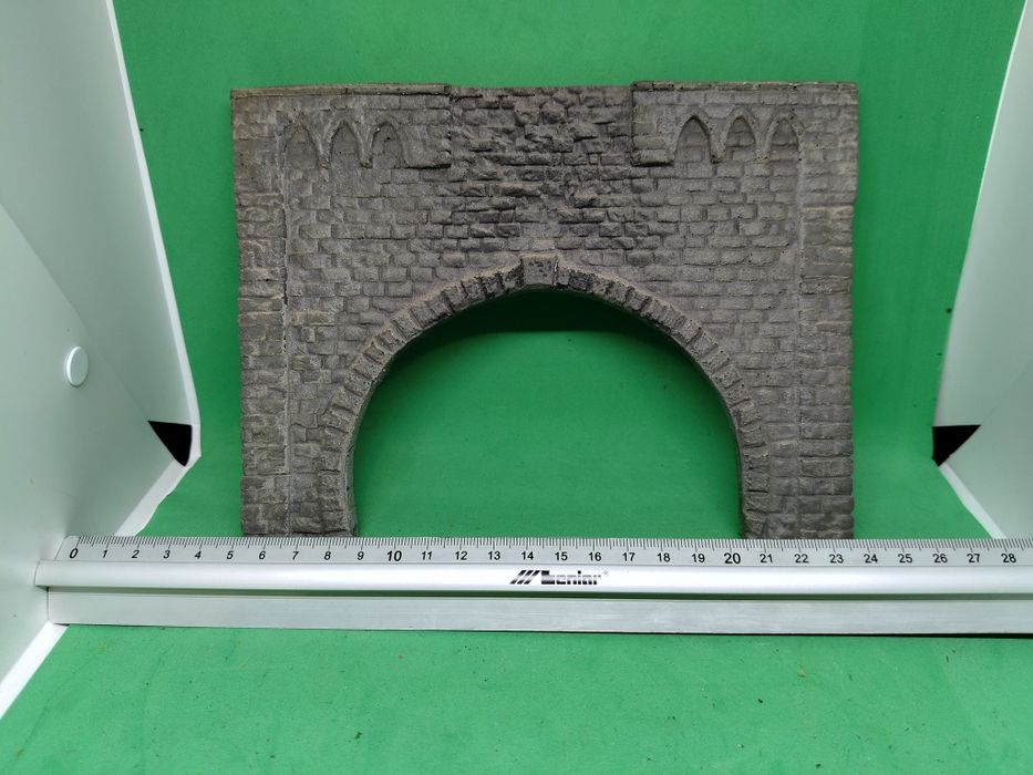Portal do tunelu kolejowego H0