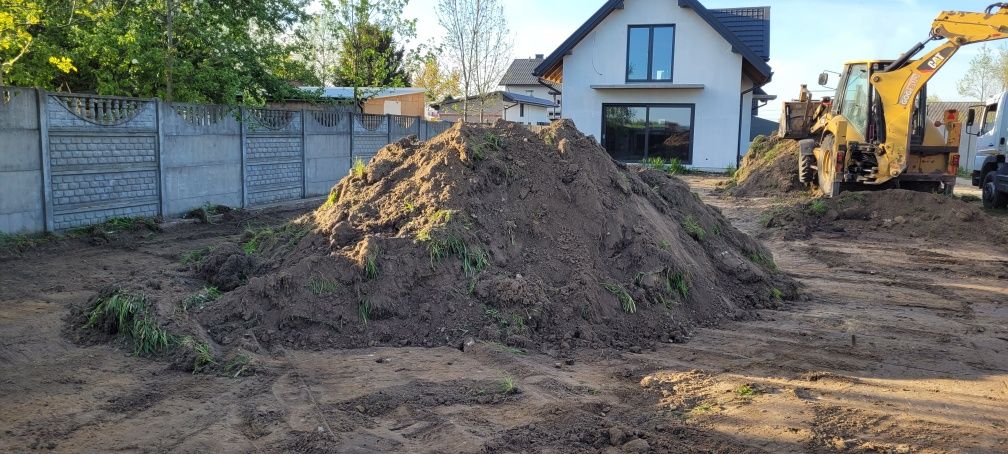 Ziemia naturalna polna pod trawę czarnoziem siana ogrodowa