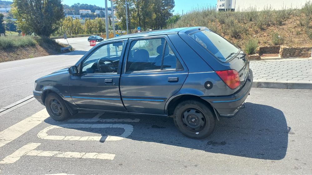 Ford fiesta 1.1.  Como novo