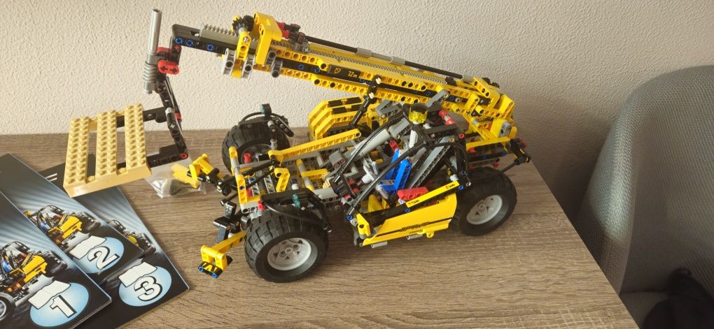 Власний вживаний LEGO Technic - 8295 Telescopic Handler 2008 рік