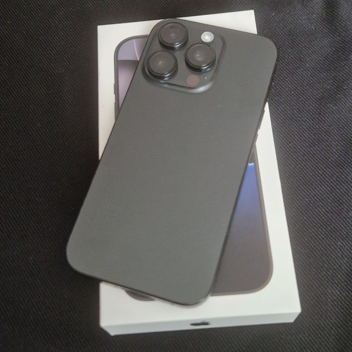 Na sprzedaż Iphone 16 pro 128gb w kolorze Czarny Tytan w idealnym stan