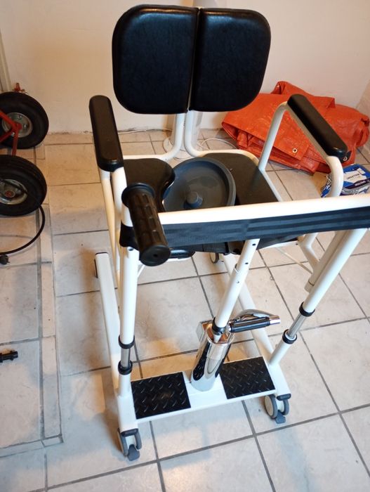 Wózek inwalidzki hydrauliczny,lazienkowy