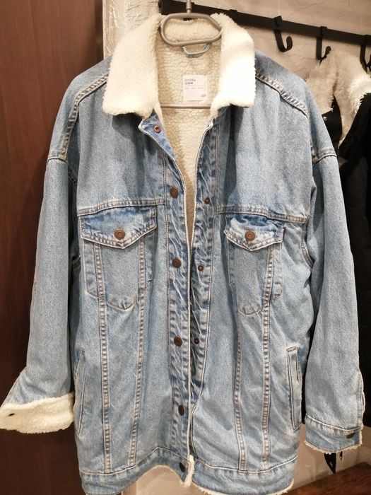 Kurtka z kożuszkiem Bershka