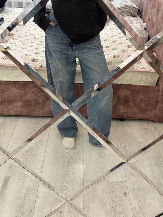 бегі джинс , зріст на фото 170 вага 53