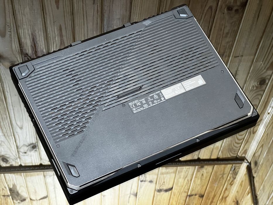 Asus ROG Strix 15, GTX1660ti, 120hz