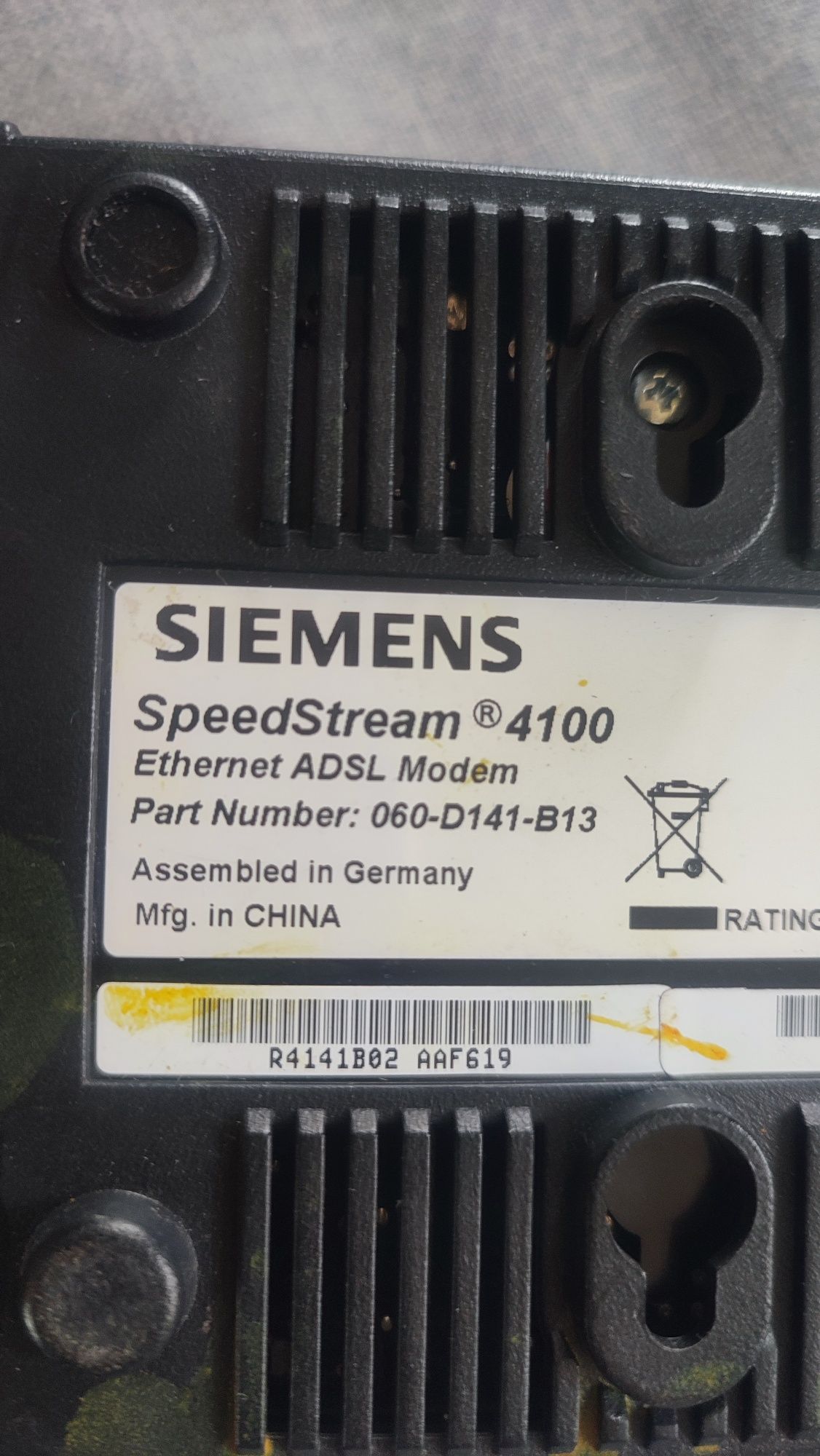 Modem SIEMENS SpeedStream 4100

SpeedStream ®4100

Ethernet ADSL Modem