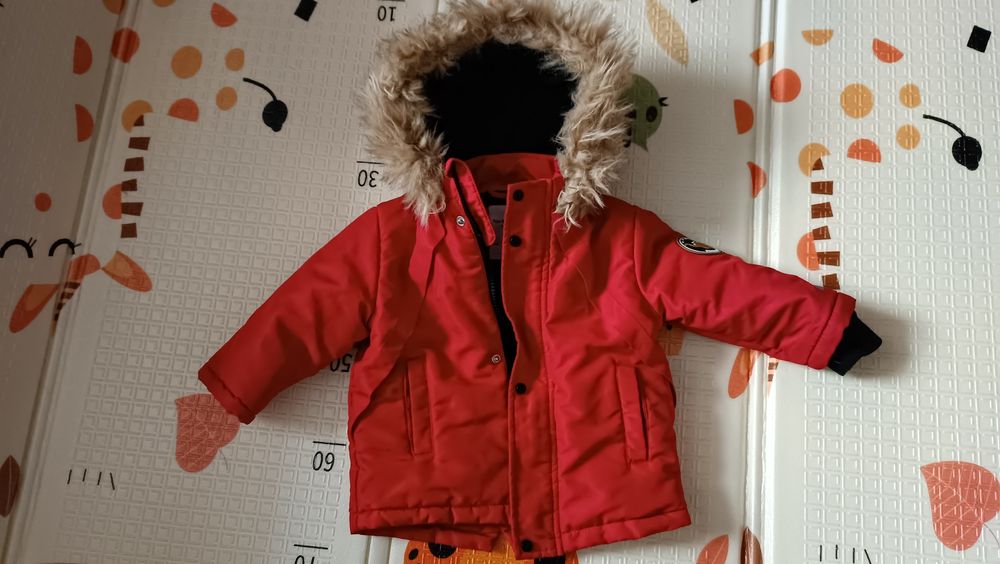 Зимова ( рання весна, холодна осінь) куртка 74 розмір в гарному стані