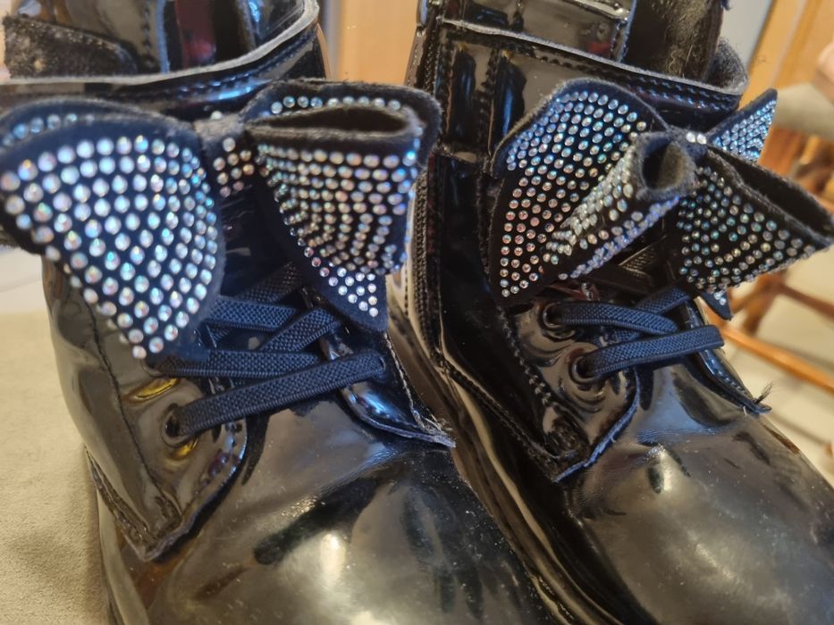 Buty półbuty czarne lakierkowe r.30 Nelli blue