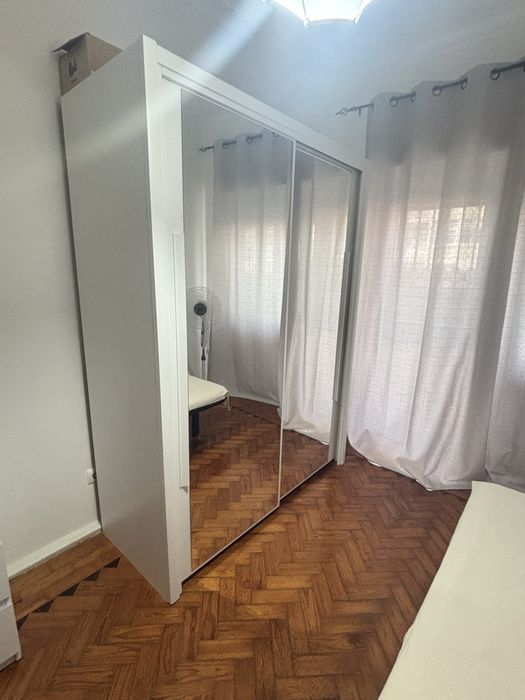 Roupeiro com 2 meses de uso. Sem marca alguma de utilização
