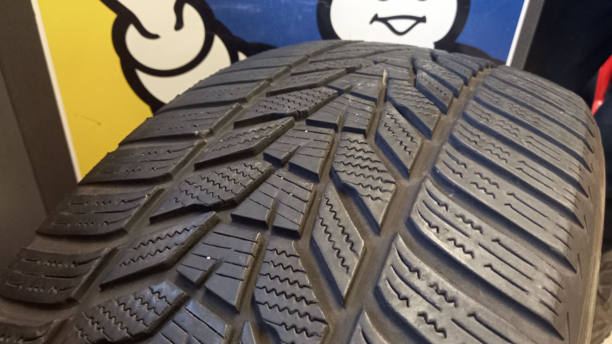 Opona Zimowa Hankook Winter i Cept EVO 3 265/50/20 111V 1szt