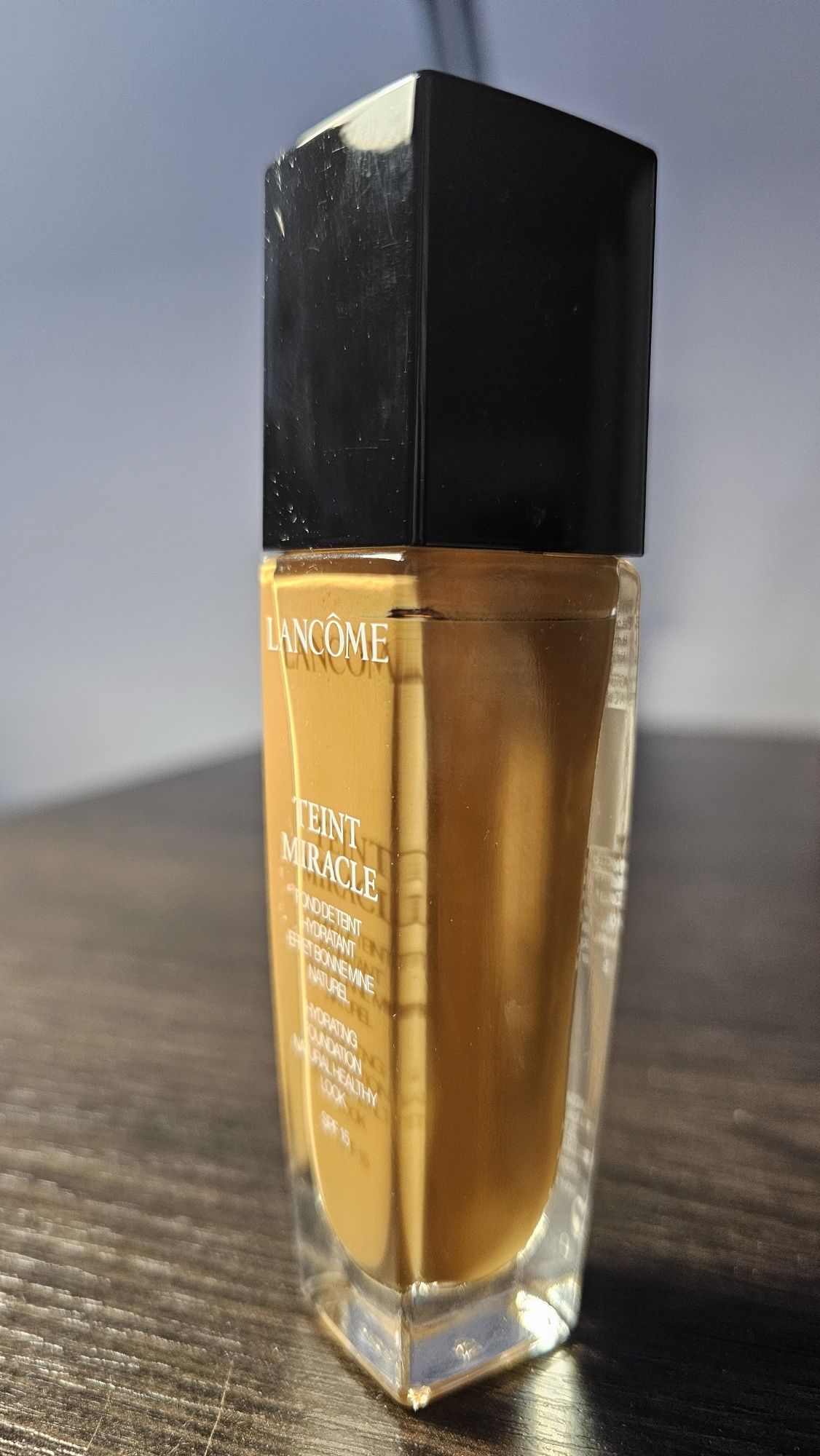 Lancome - Teint Miracle Foundation, 10 Praline. Podkład do twarzy.