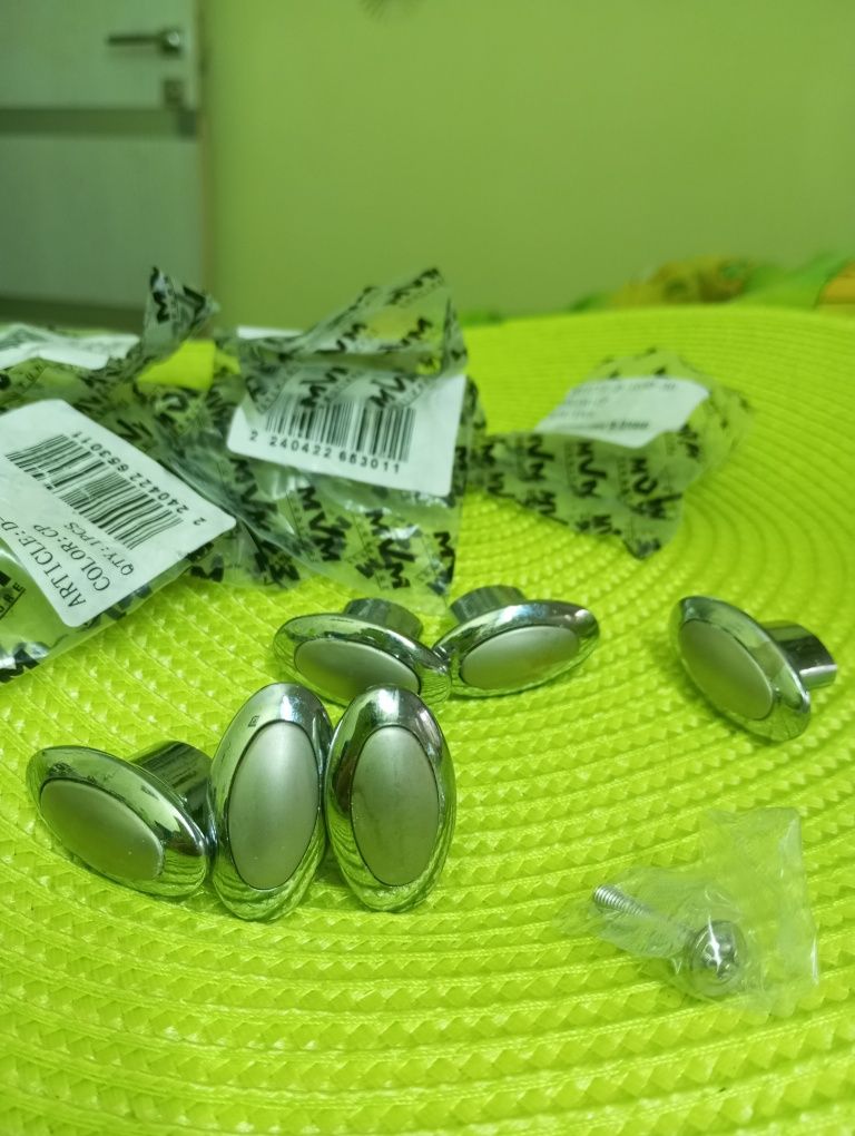 Ручки мебельные, 2 см * 3,5 см, 6 шт. по 35 грн/ шт.
