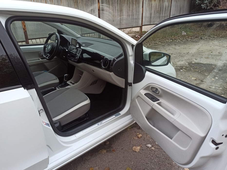 Продам e-up! Торг