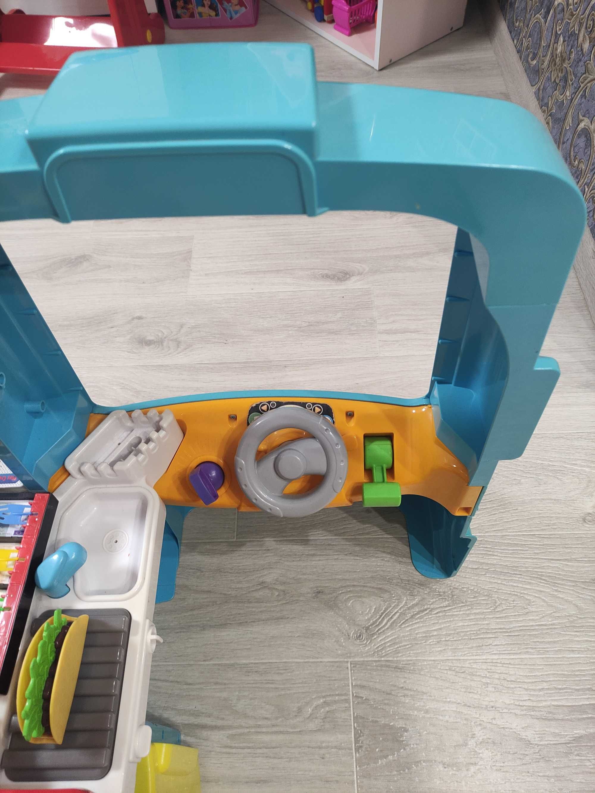 Музичний, великий автобус - магазин Fisher Price