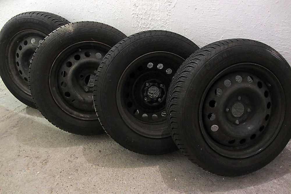 Opony na felgach 175/65/14 Dębica Nawigator 3, Clio Thalia